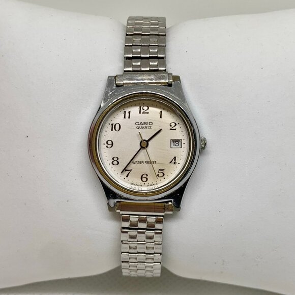 Casio women silver tone watch quartz analog date 25mm round size 6” running - Picture 1 of 7